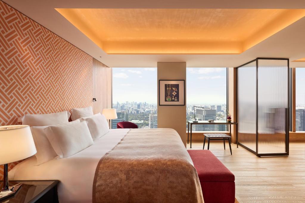 Postel nebo postele na pokoji v ubytování Bvlgari Hotel Tokyo