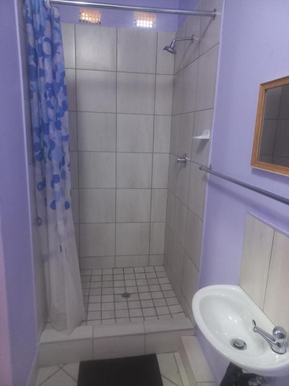 Ένα μπάνιο στο Lisokhanya GuestHouse