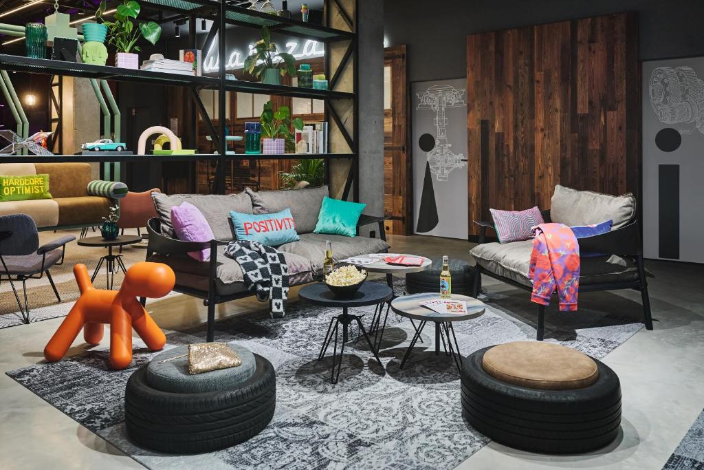 Moxy Warsaw City - Resim 8