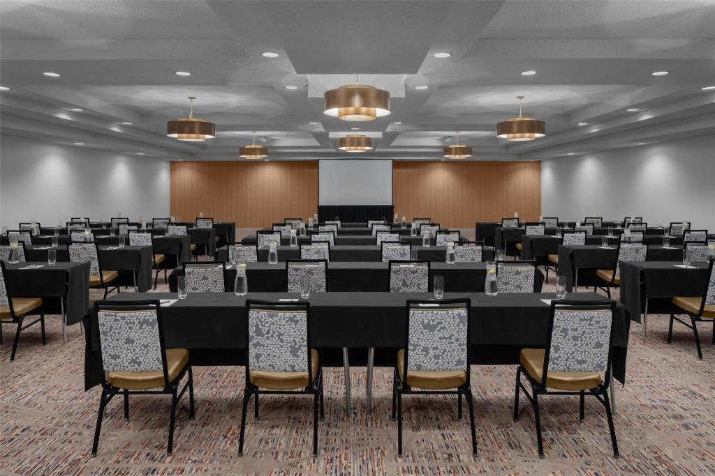 Konferenční prostory v ubytování Embassy Suites by Hilton Phoenix Biltmore