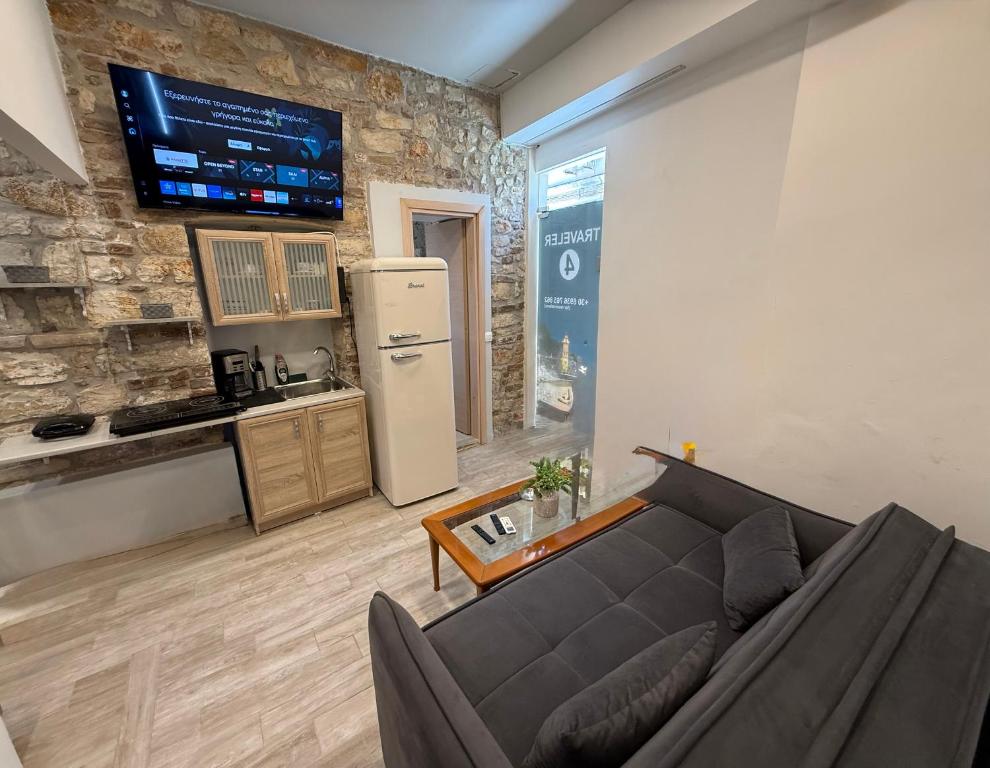 Kuchyň nebo kuchyňský kout v ubytování TRAVELLERS CORFU TOWN Luxury Suites, Studios & Apartments