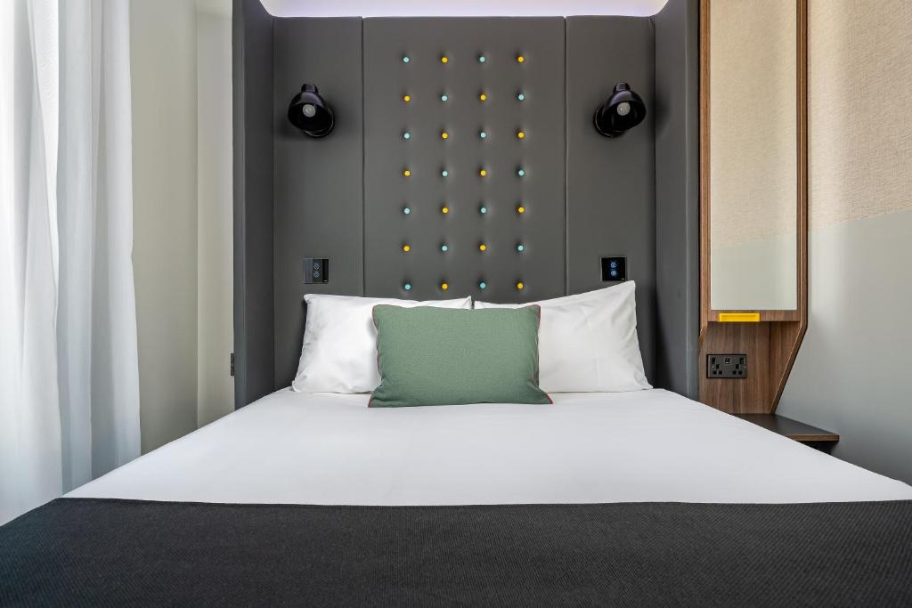 Point A Hotel London Canary Wharf - Resim 32