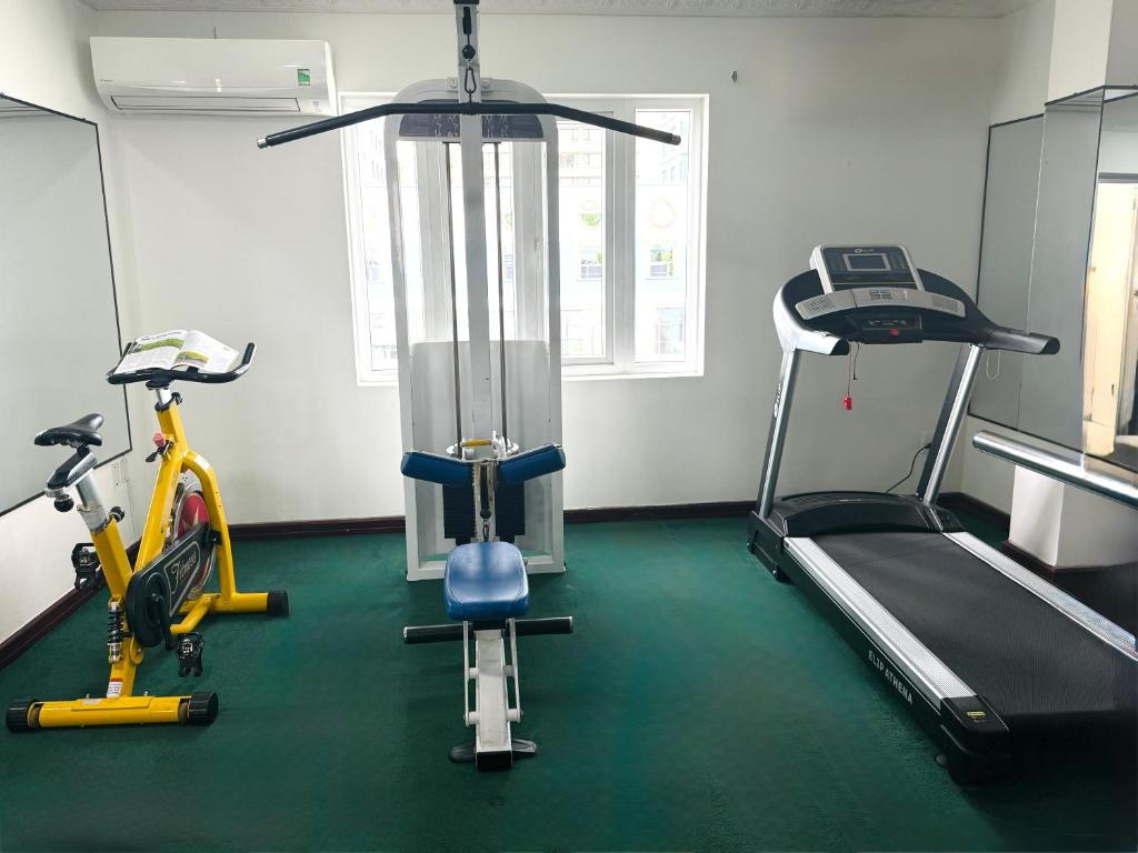 Fitness centrum a/nebo fitness zařízení v ubytování Huong Sen Hotel