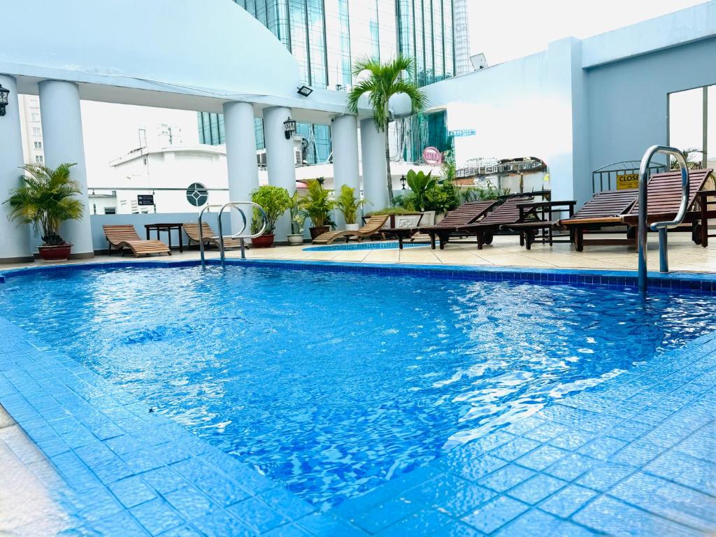 Bazén v ubytování Huong Sen Hotel nebo v jeho okolí