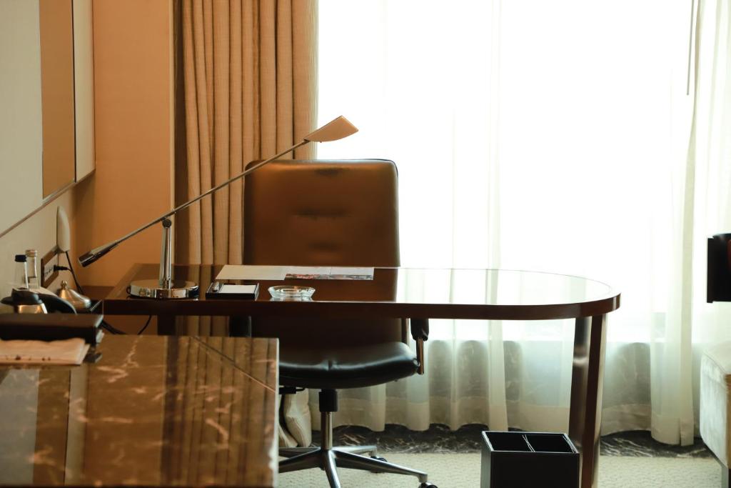 TV a/nebo společenská místnost v ubytování Sheraton Hefei Xinzhan Hotel