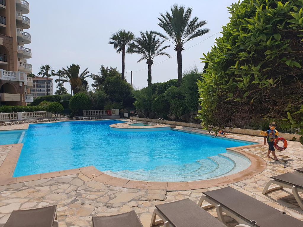 Agréable appartement dans une résidence de vacances avec terrasse et 2 piscines, au bord de la Plage du Midi