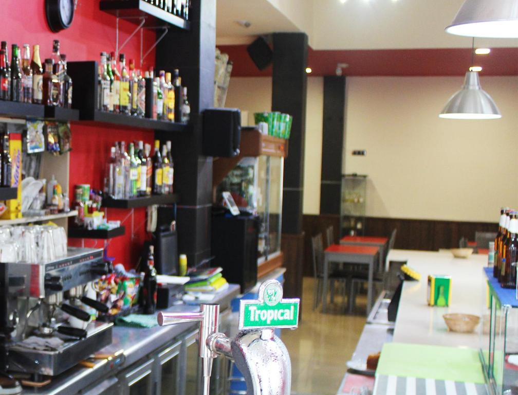 Lounge nebo bar v ubytování Alcaravaneras Hostel