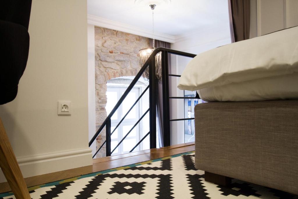 DeZign Superior Apartments & Rooms - 8