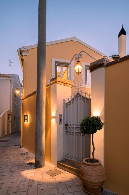 Navigator Luxury Town House