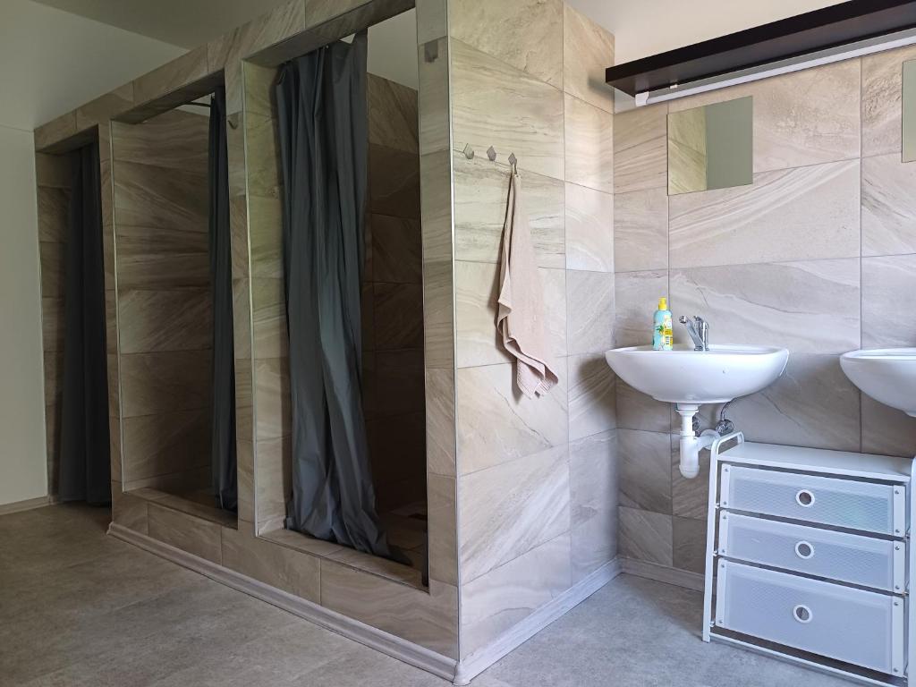 Koupelna v ubytování Apartmány Kortan