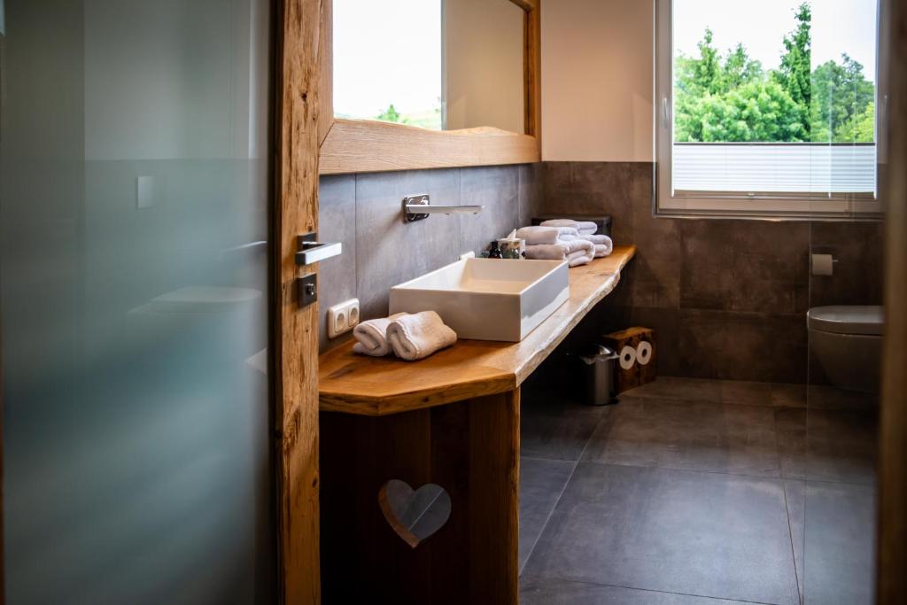 Koupelna v ubytování Landhaus Gebirgsglück