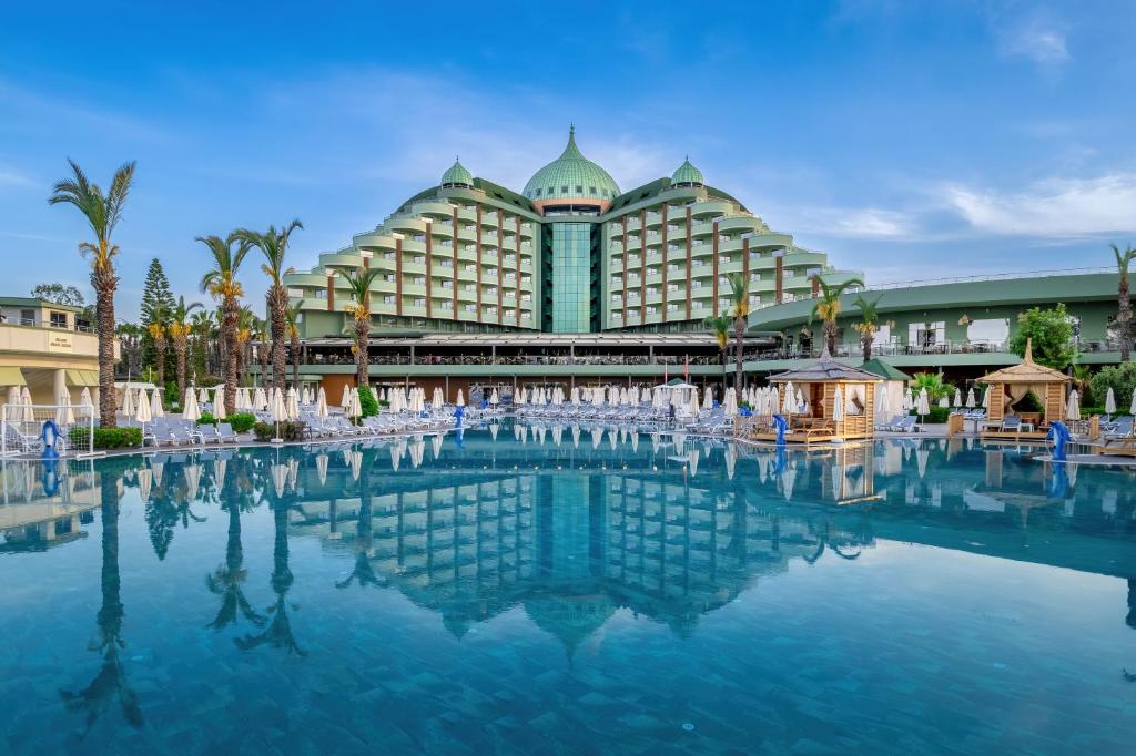 Bazén v ubytování Delphin Palace Hotel nebo v jeho okolí