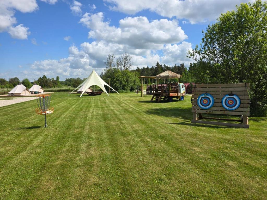 Saare Paadiküla - Tent