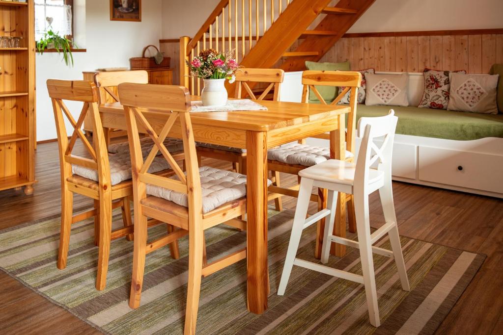 Posezení v ubytování Selský Dvůr- apartmány a keramická dílna