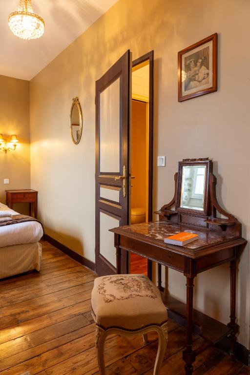 Château Hôtel Du Colombier - 4