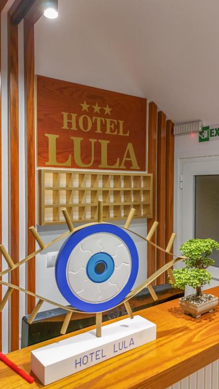 Certificato, attestato, insegna o altro documento esposto da Hotel Lula Ksamil
