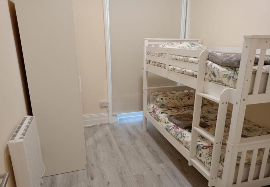 Postel nebo postele na pokoji v ubytování York Comfort Inn