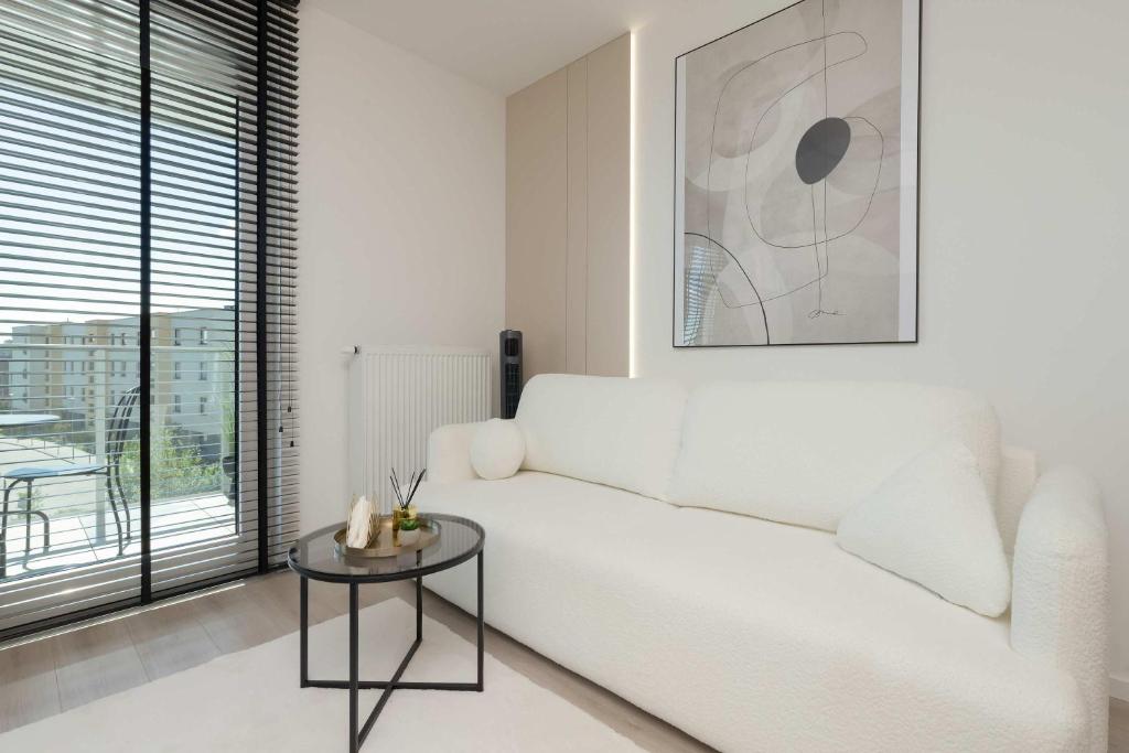 Posezení v ubytování Modern Studio in Gdansk with Parking and Balcony by Noclegi Renters