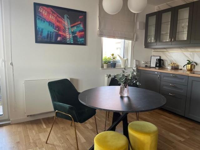 Halo Apartments Check in 24h Privat Parking - Apartamento Suite