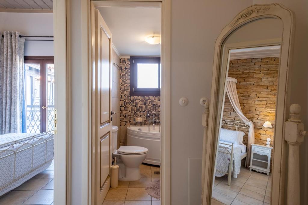 Koupelna v ubytování Giogarakis Suites