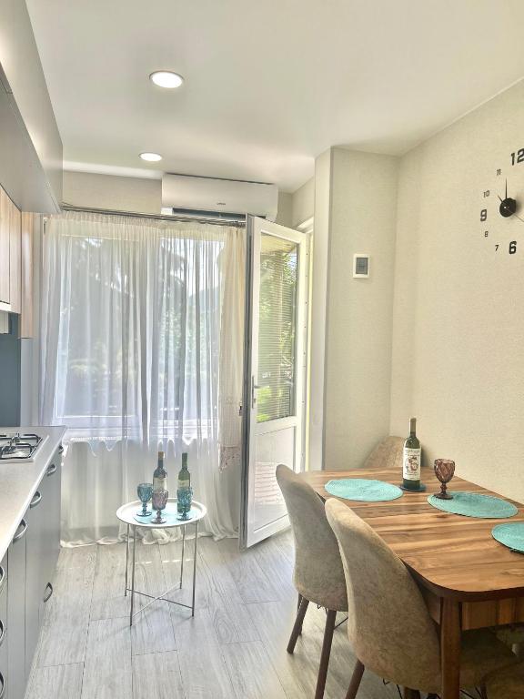 Kuchyň nebo kuchyňský kout v ubytování Two bedrooms apartment "Kitesa"