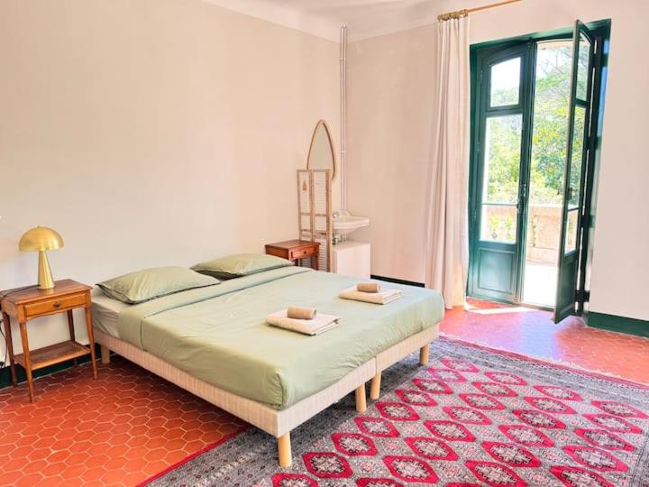 Photo de la galerie de l'établissement Villa Magdala-Chambre d'hôtes-Suite Jardin, à Hyères