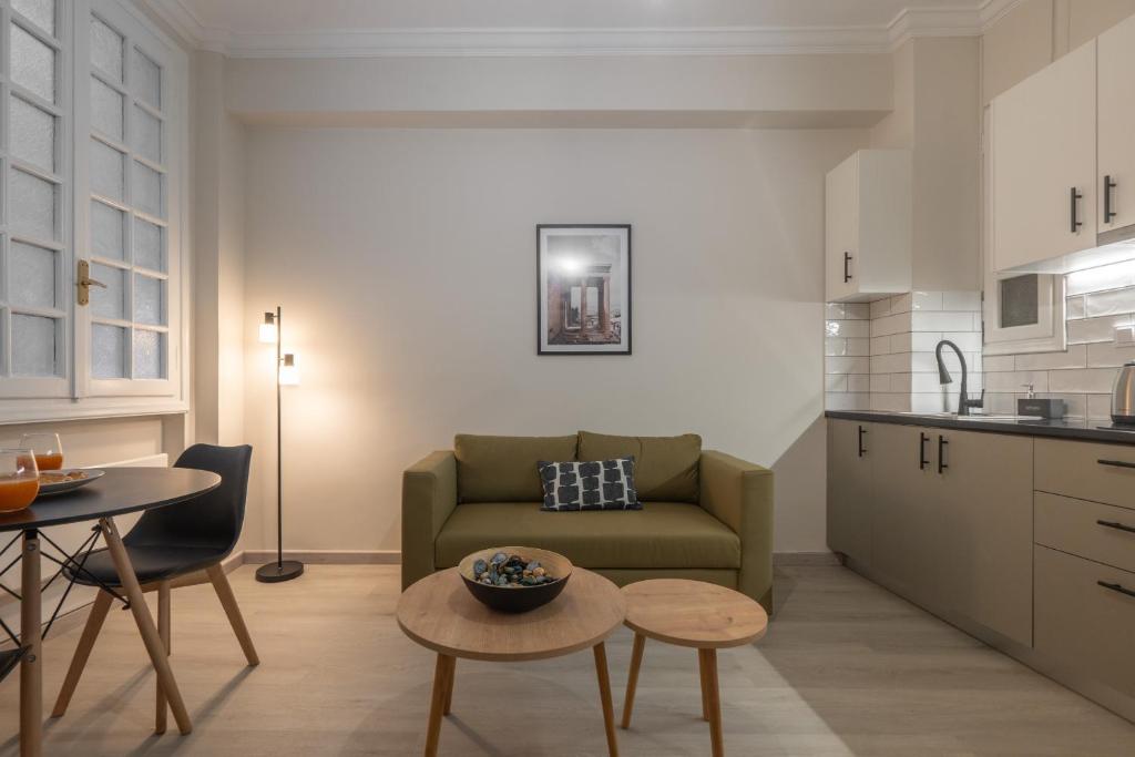 1BR Apt with Backyard in Plaka 10 From Acropolis
