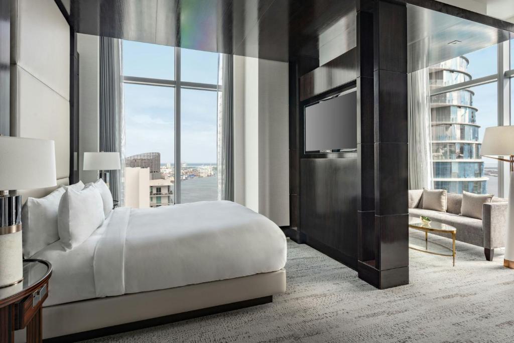 Postel nebo postele na pokoji v ubytování JW Marriott Marquis Miami