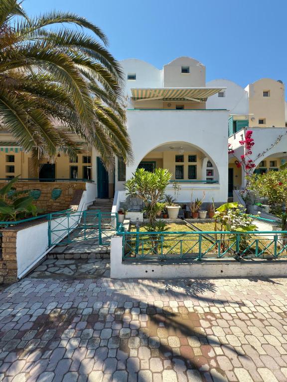 Emerald Seaside Apartment In Pefkohori