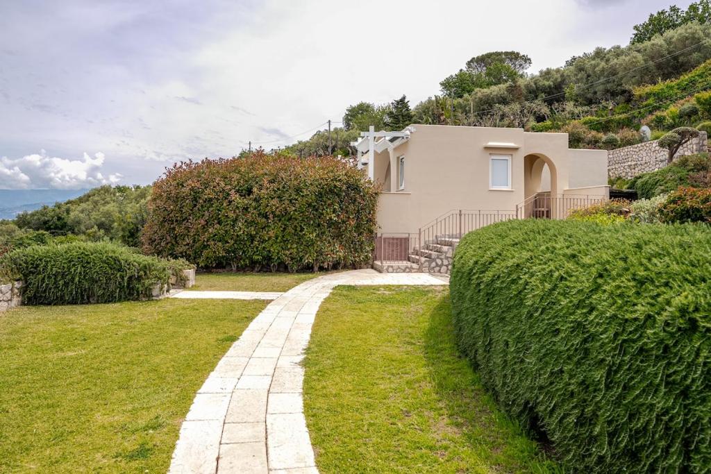 Ogród w obiekcie Villa DAlessandro