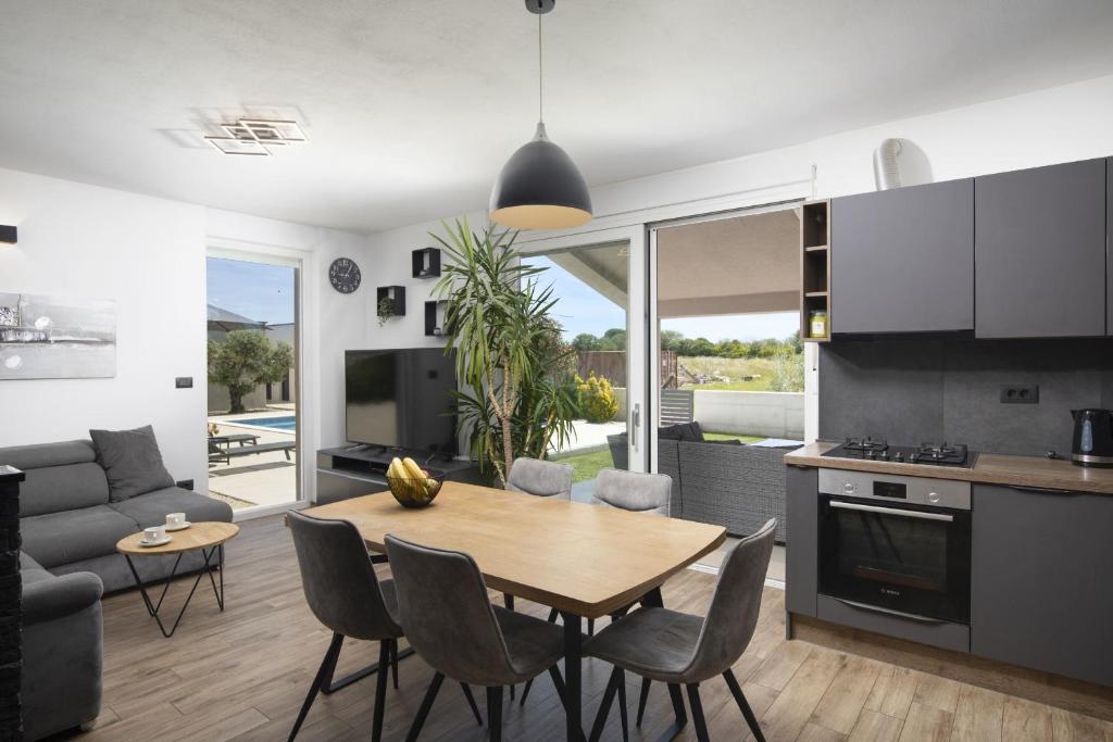 Kuchyňa alebo kuchynka v ubytovaní Vacation house Ana