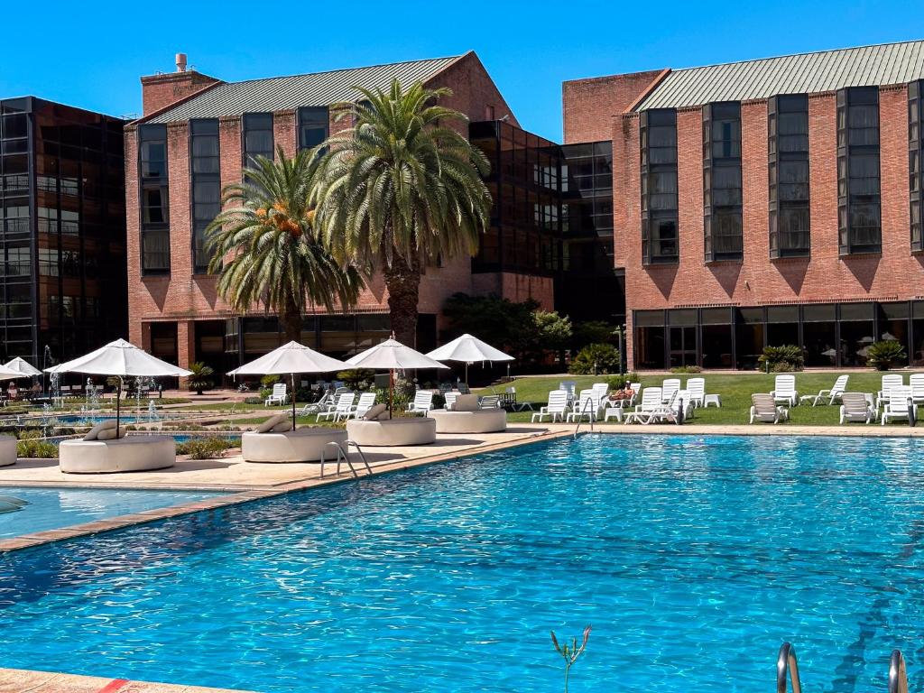 Sheraton Pilar Hotel & Convention Center