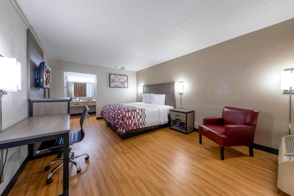 Red Roof Inn Charlottesville photo