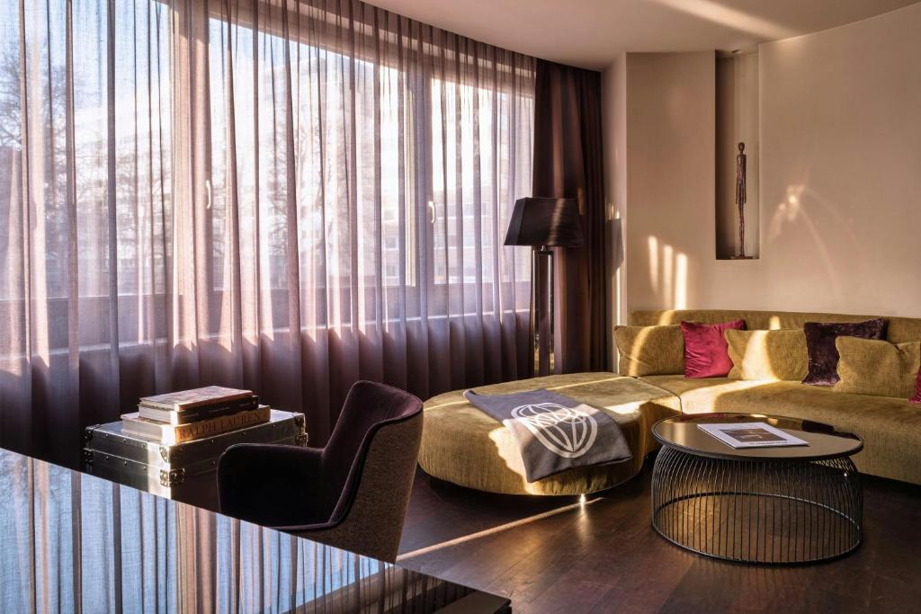 Posezení v ubytování Roomers Frankfurt Central, Autograph Collection