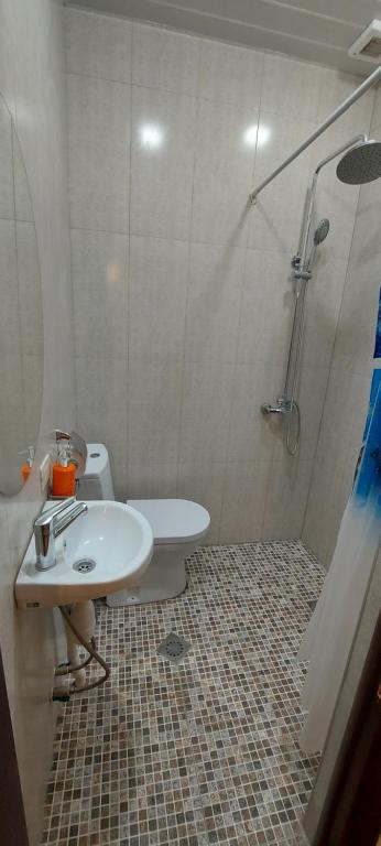 Koupelna v ubytování Kenut Hostel