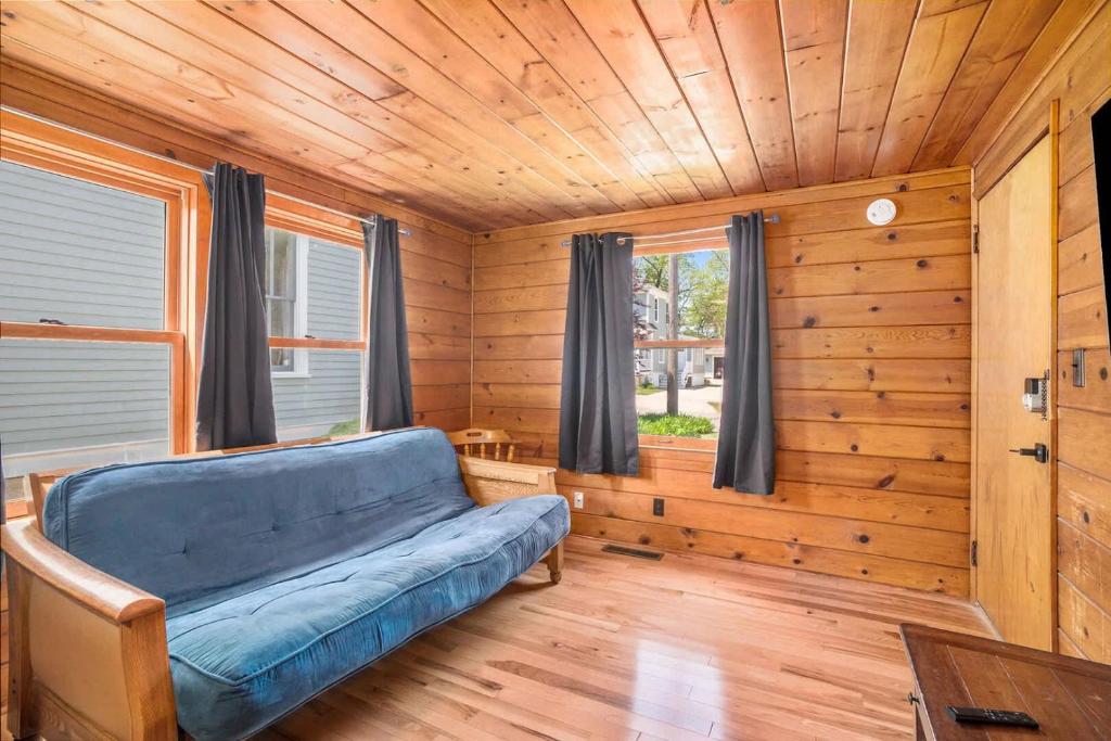 Χώρος καθιστικού στο Grand Harbor Apartments Unit 2 - 108