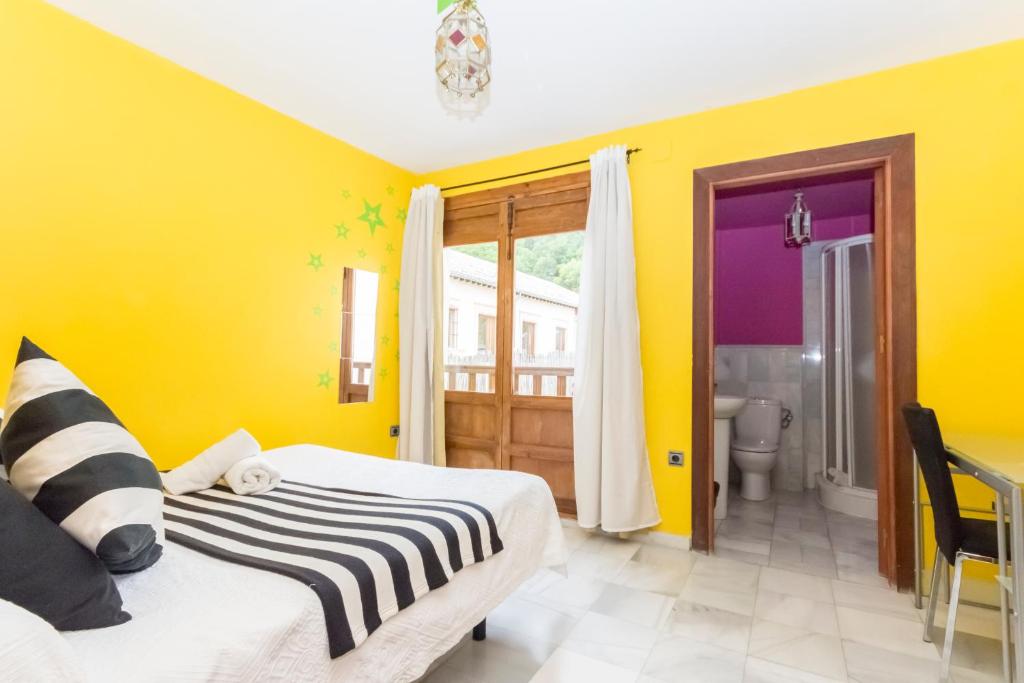 White Nest Hostel (España Granada) - Booking.com