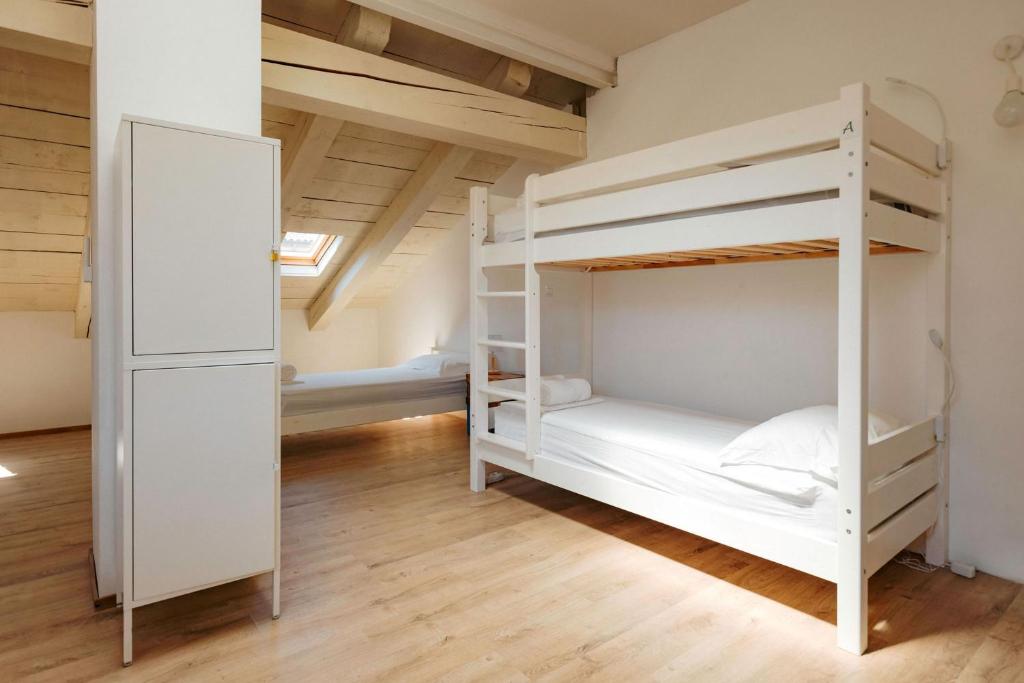 
5-Bed Mixed Dormitory Room
