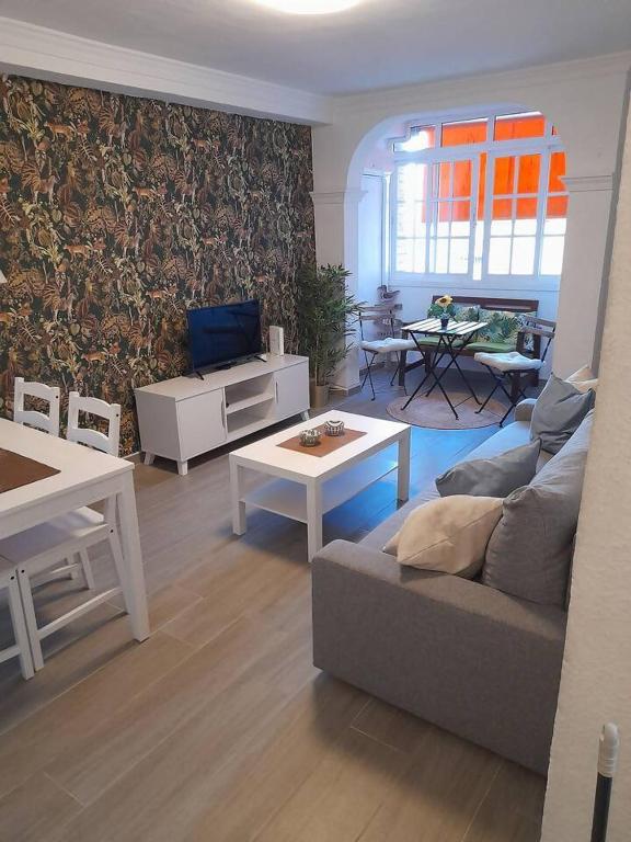 Posedenie v ubytovaní "El Rebalaje"Parking playa 550 m centro 1,8km