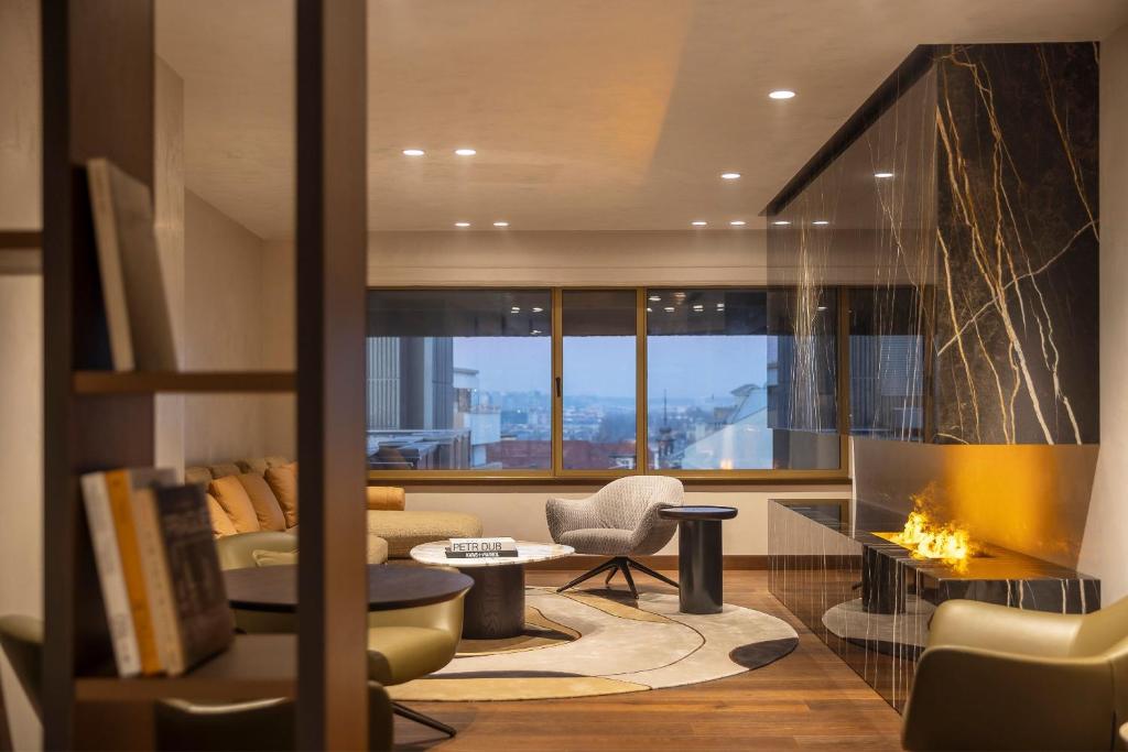 Fairmont Golden Prague - 16