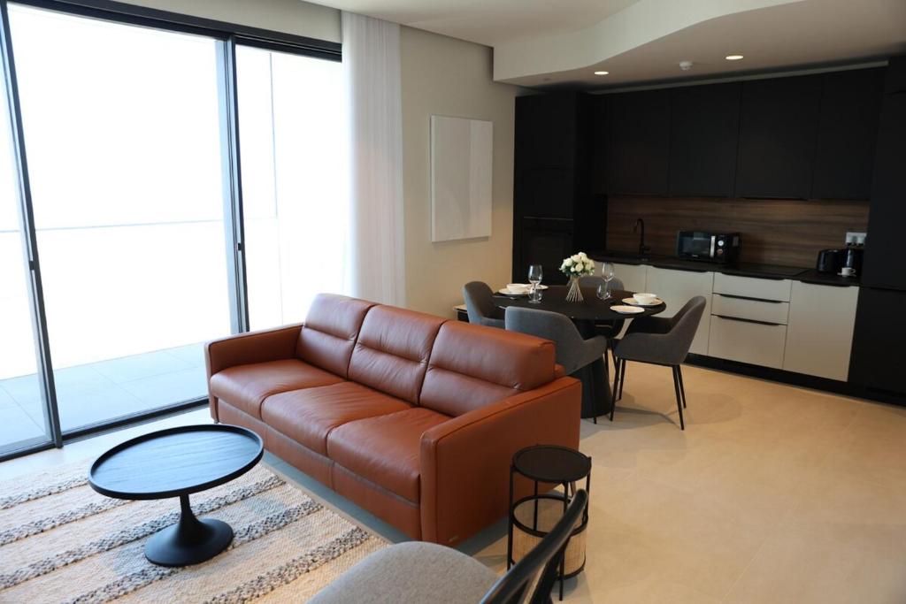 Una cocina o zona de cocina en The Mercury Suite with pool