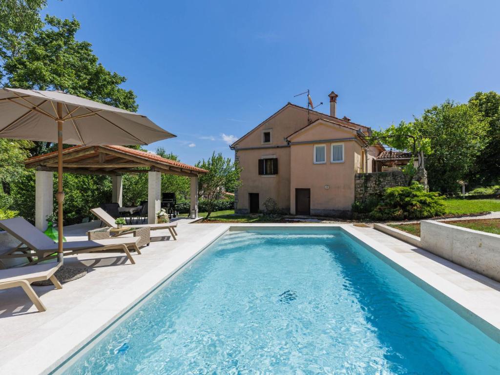 Holiday Home Nino by Interhome