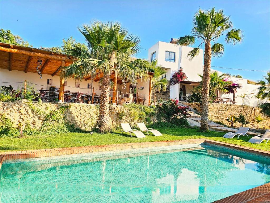 Bazén v ubytování B&B La Nava Suites nebo v jeho okolí