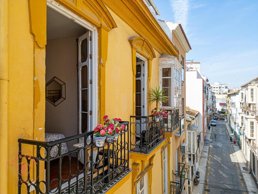 Beautiful Flat Near Plaza Merced
