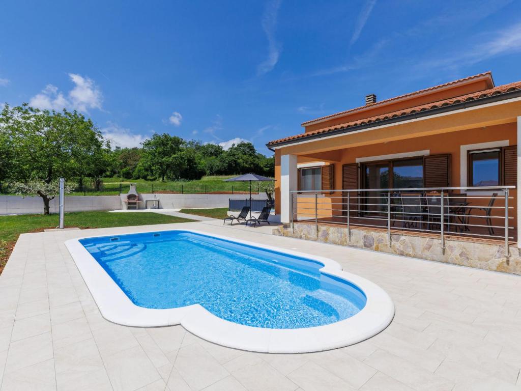 Πισίνα στο ή κοντά στο Holiday Home Tina by Interhome