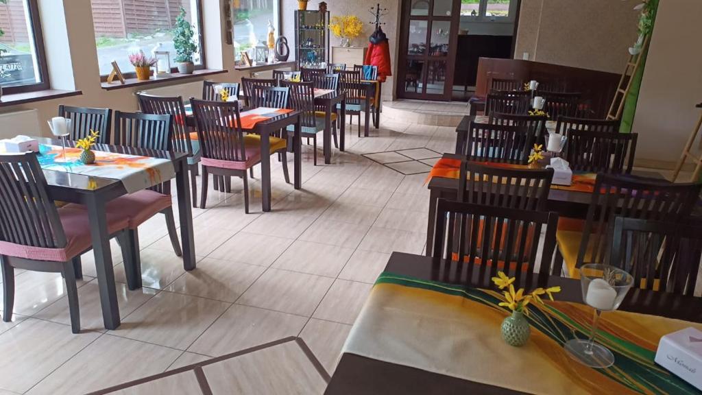 Εστιατόριο ή άλλο μέρος για φαγητό στο Monali