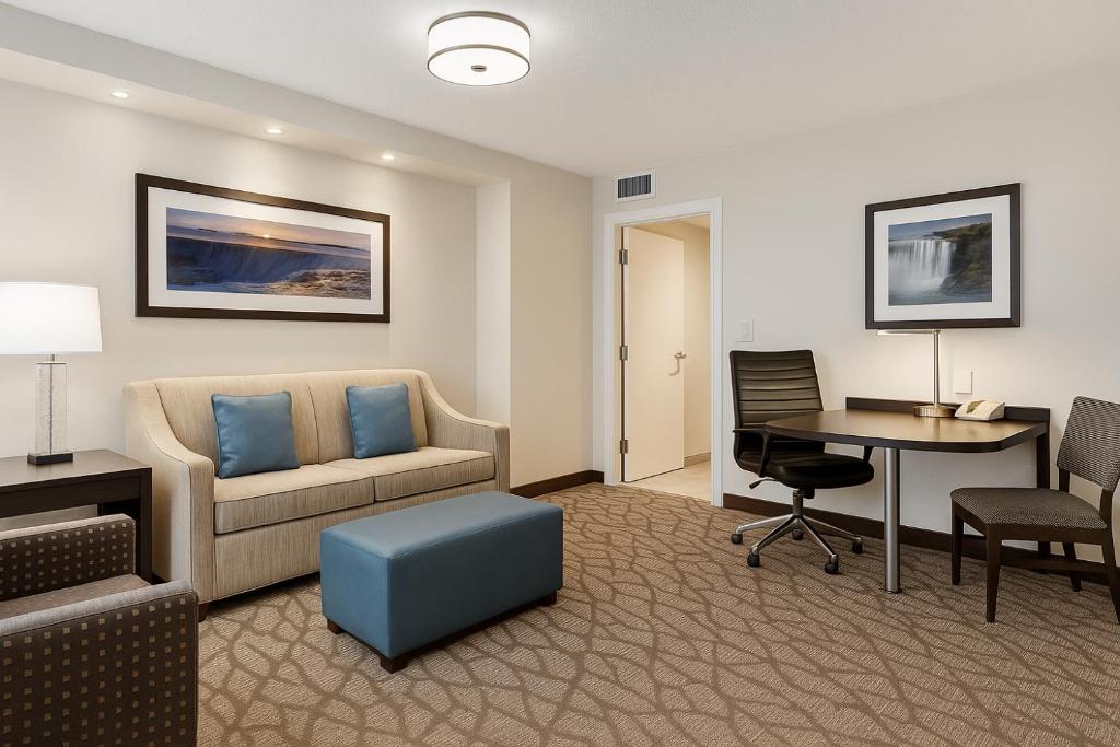 
King Suite with City View
