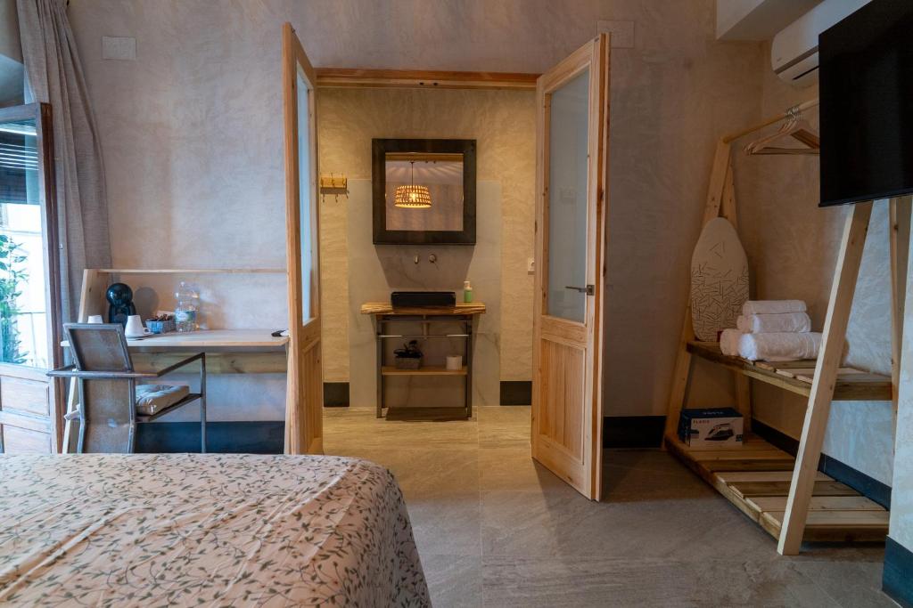 Bonita Burell Boutique - 17