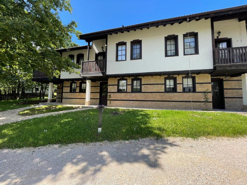 GeshaHillPark villas 53
