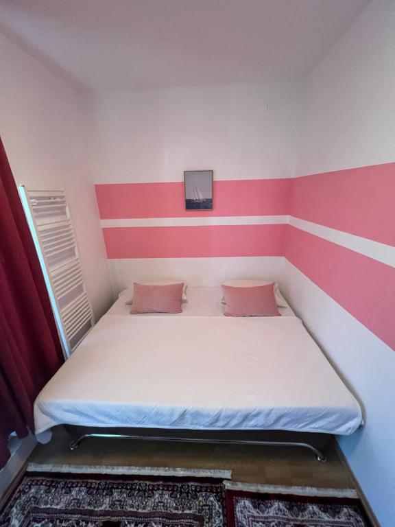 Ένα ή περισσότερα κρεβάτια σε δωμάτιο στο Apartman kod Ismete